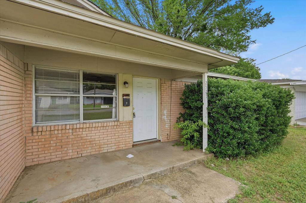House for rent at 2521 Hickory St, Sherman, TX 75092