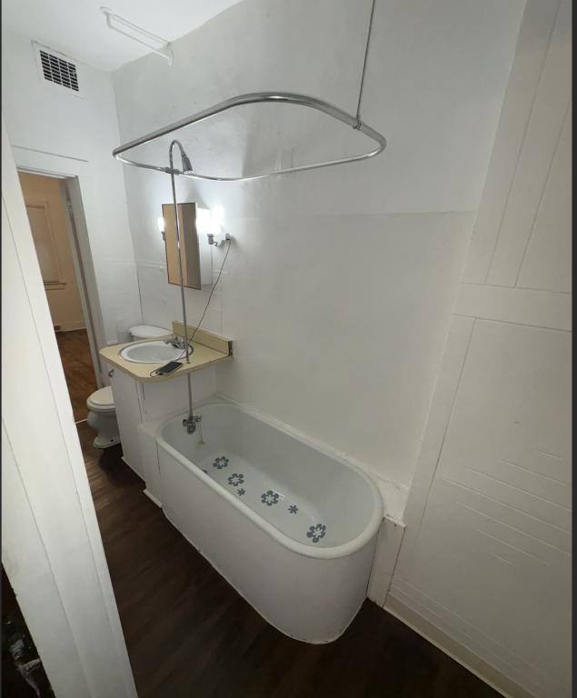 Apartment for rent at 3903 University Ave #1, Des Moines, IA 50311