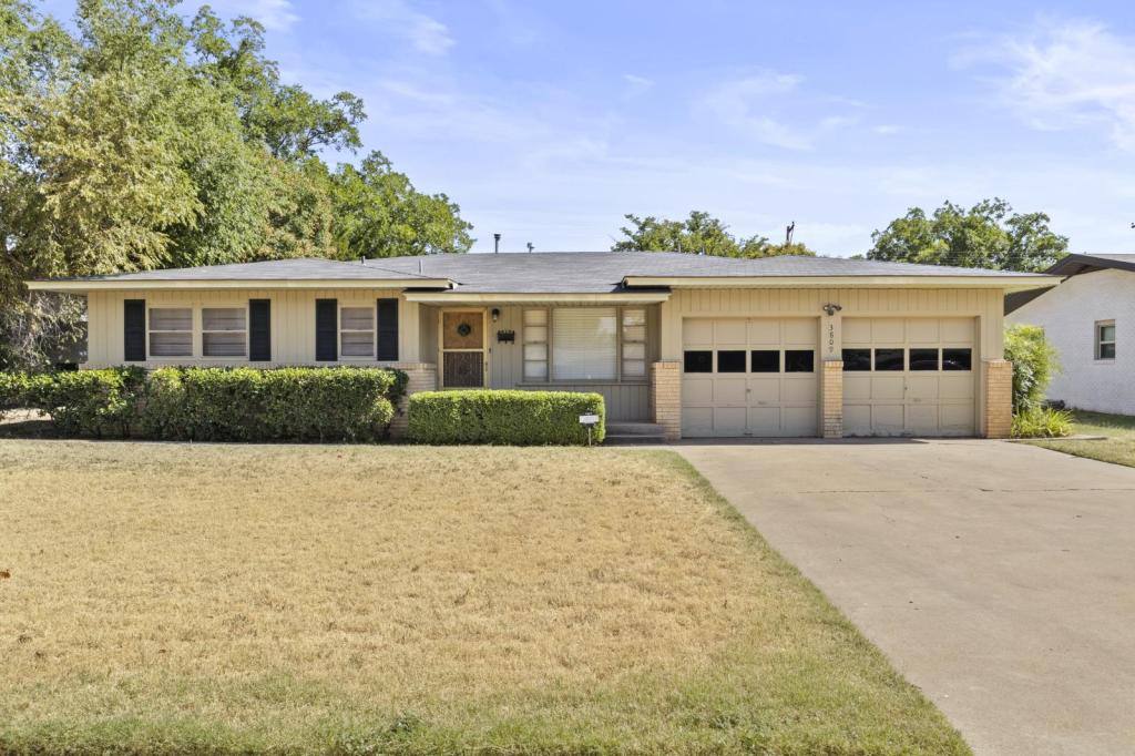 House for rent at 3809 40th St, Lubbock, TX 79413