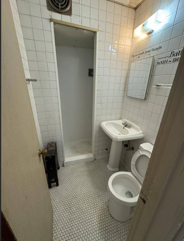 Apartment for rent at 2813 Cottage Grove Ave, Des Moines, IA 50311