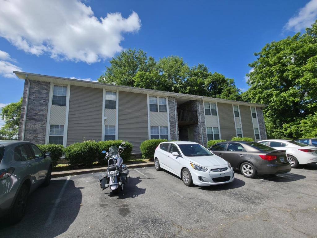 Apartment for rent at 208 Beech St, Clarksville, TN 37042