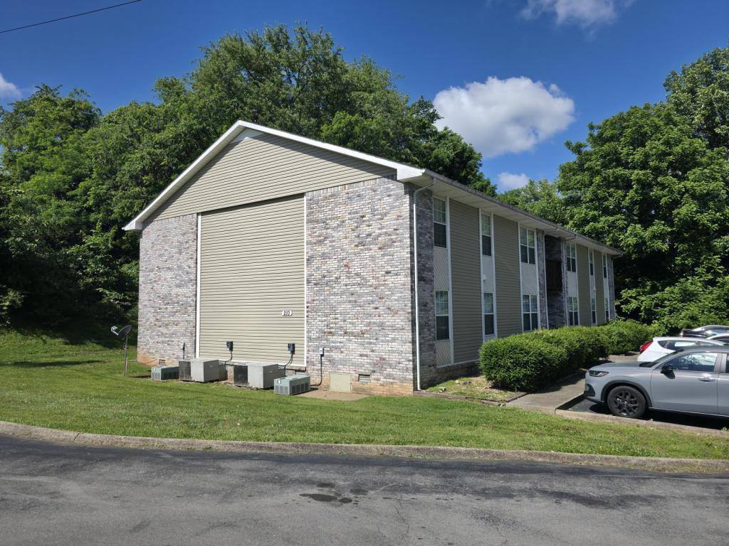 Apartment for rent at 208 Beech St, Clarksville, TN 37042