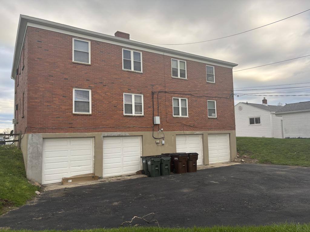 Apartment for rent at 618 Jefferson St, Fairborn, OH 45324