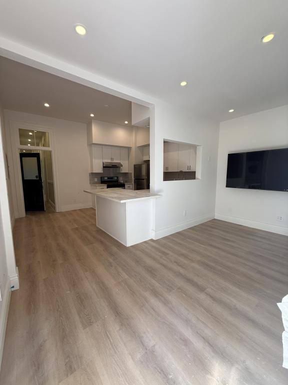 House for rent at 922 Valencia St #A, San Francisco, CA 94110