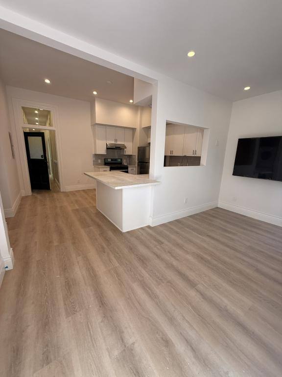 House for rent at 922 Valencia St #A, San Francisco, CA 94110