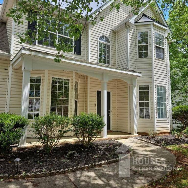 House for rent at 210 Stapleford Park Dr, Greenville, SC 29607