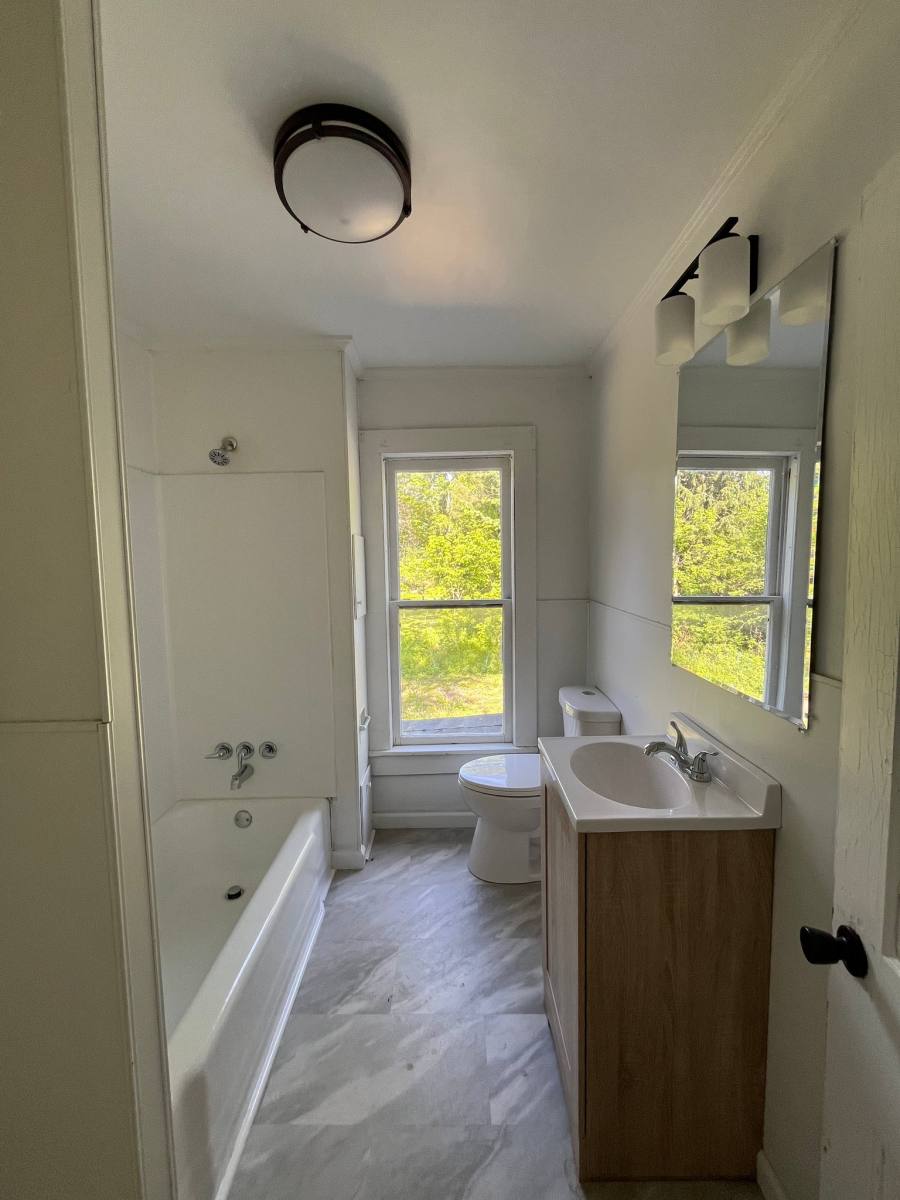 House for rent at 11687 Peckham St, Hiram, OH 44234