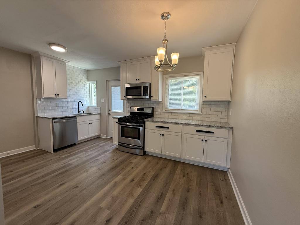 Apartment for rent at 417 Graham St, Jeffersonville, IN 47130