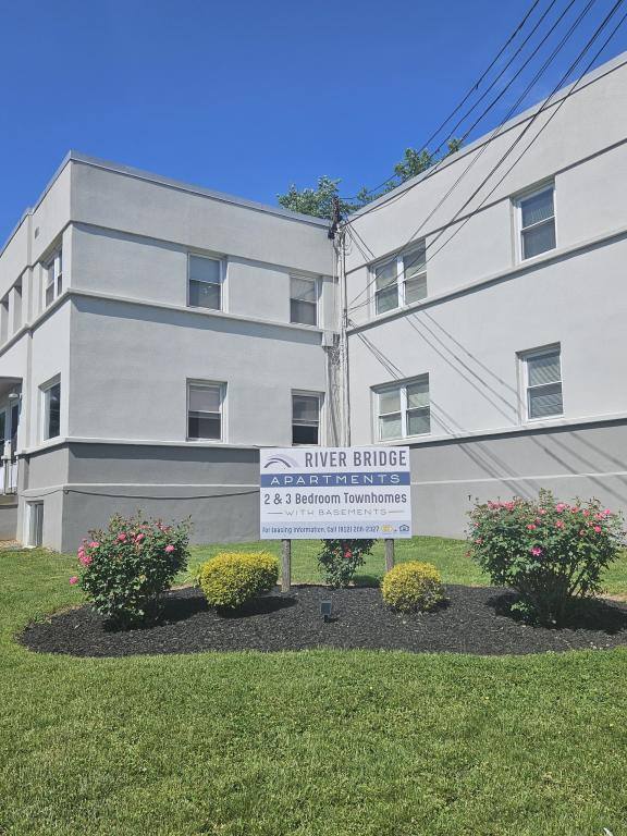 Apartment for rent at 417 Graham St, Jeffersonville, IN 47130