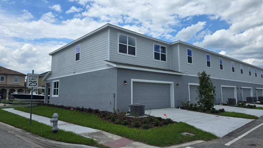 Townhouse for rent at 3323 Grande Heron Dr, Saint Cloud, FL 34773