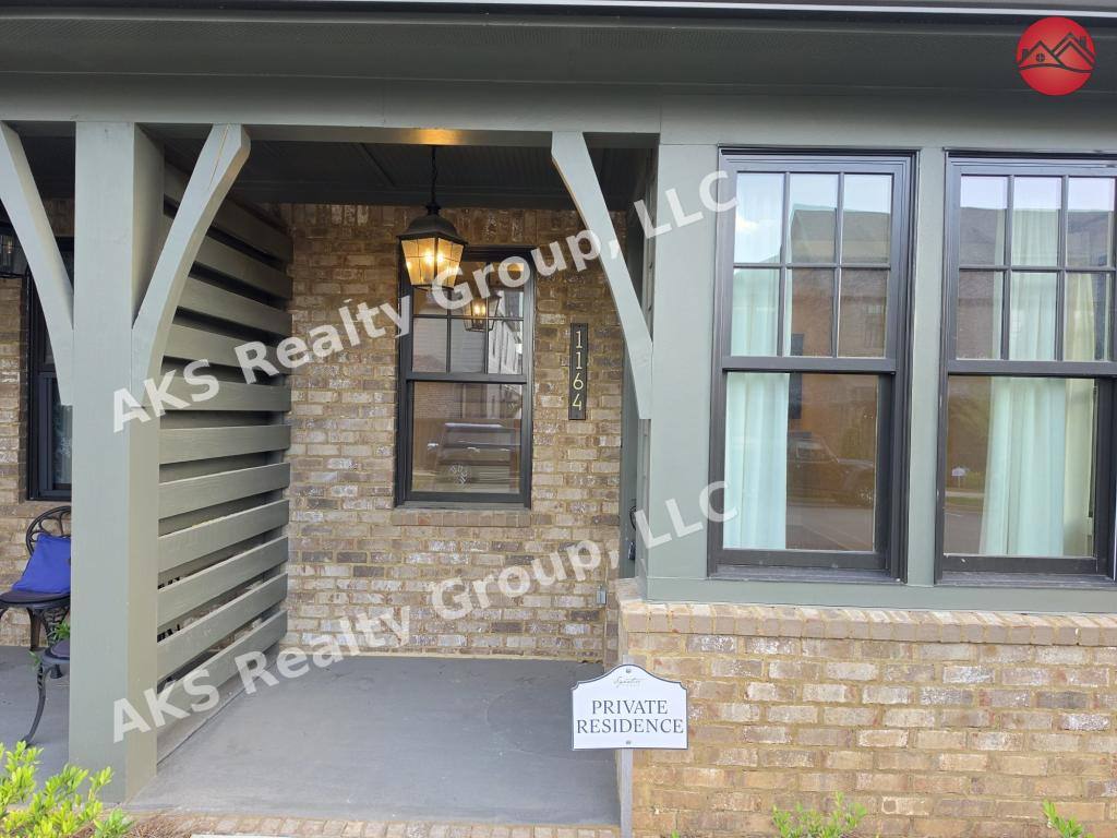 Townhouse for rent at 1164 Windsor Square, Birmingham, AL 35242