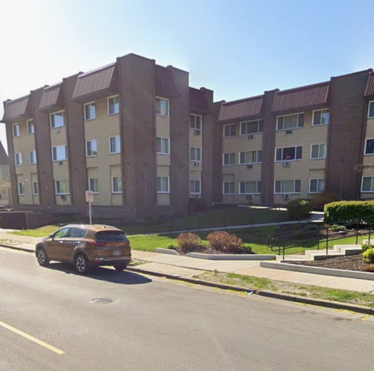 Apartment for rent at 2621 W Pierce St, Milwaukee, WI 53204