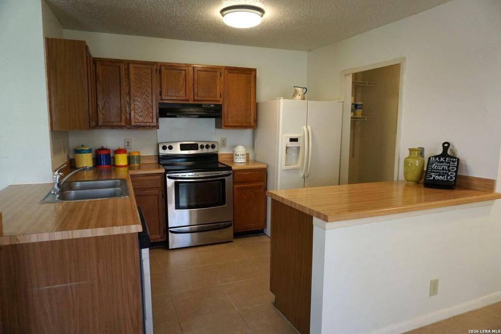 House for rent at 8435 Forest Ridge Dr, San Antonio, TX 78239