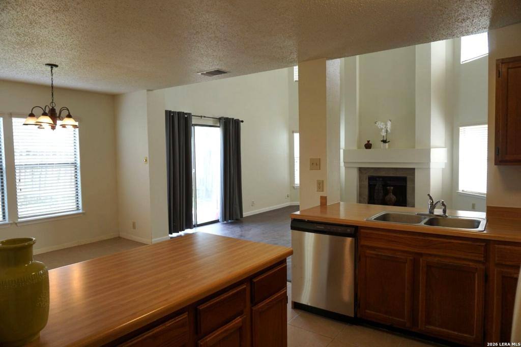 House for rent at 8435 Forest Ridge Dr, San Antonio, TX 78239