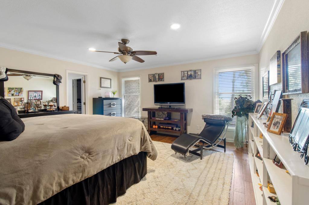 House for rent at 905 Crowley Rd, Arlington, TX 76012