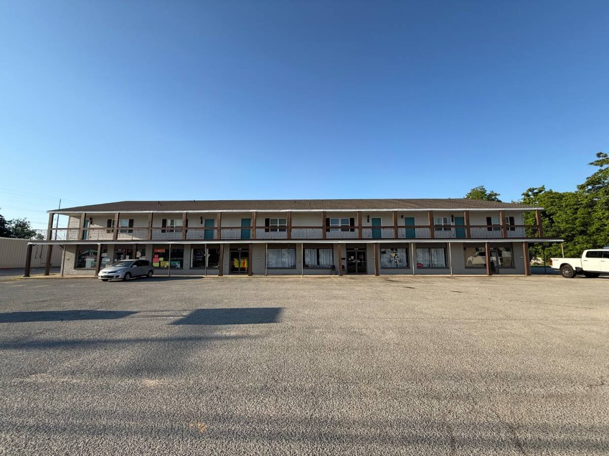 Apartment for rent at 604 E Kings Highway, Paragould, AR 72450