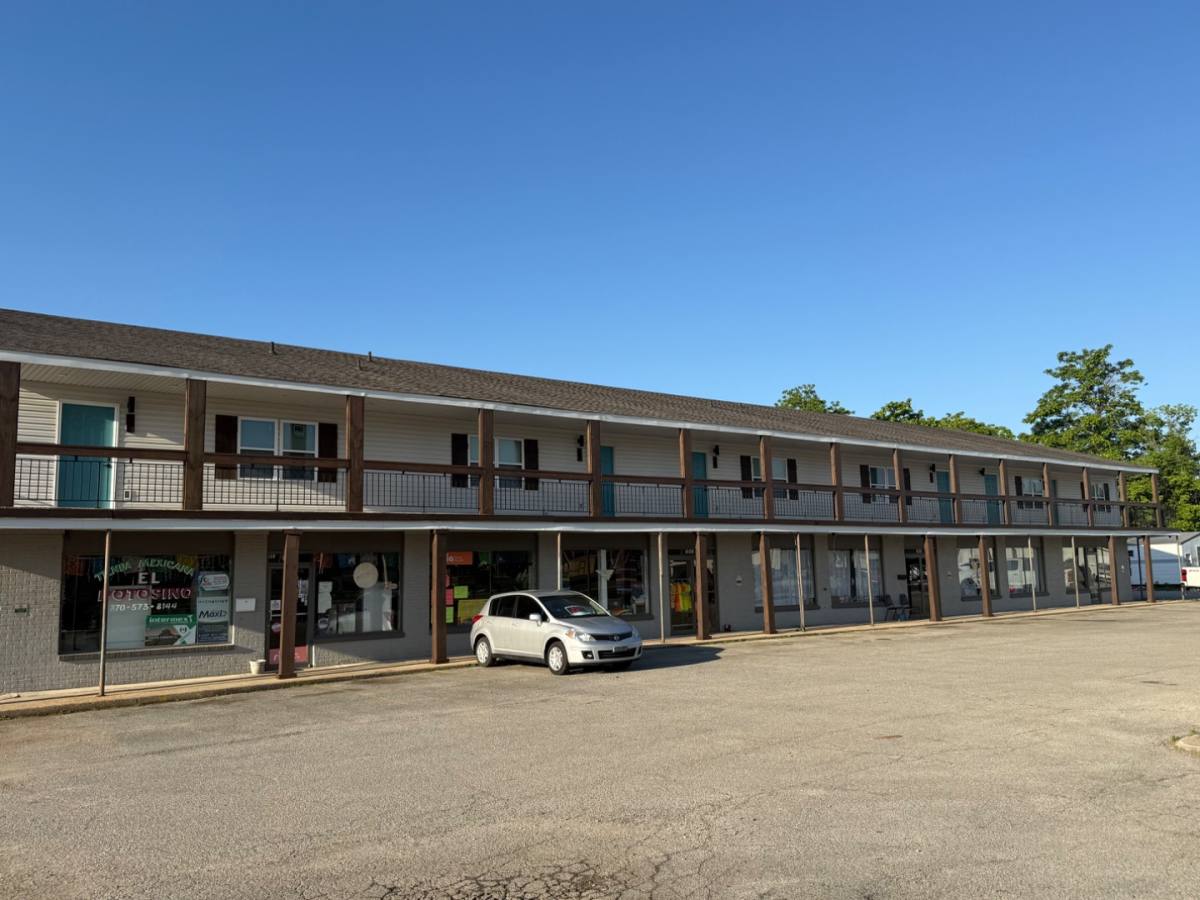 Apartment for rent at 604 E Kings Highway, Paragould, AR 72450