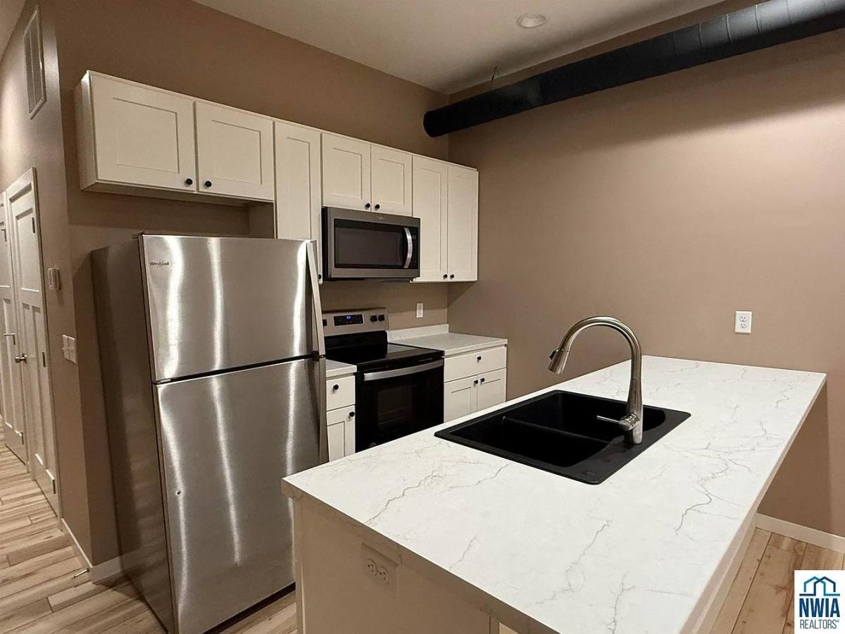 Apartment for rent at 321 9th St, Sheldon, IA 51201