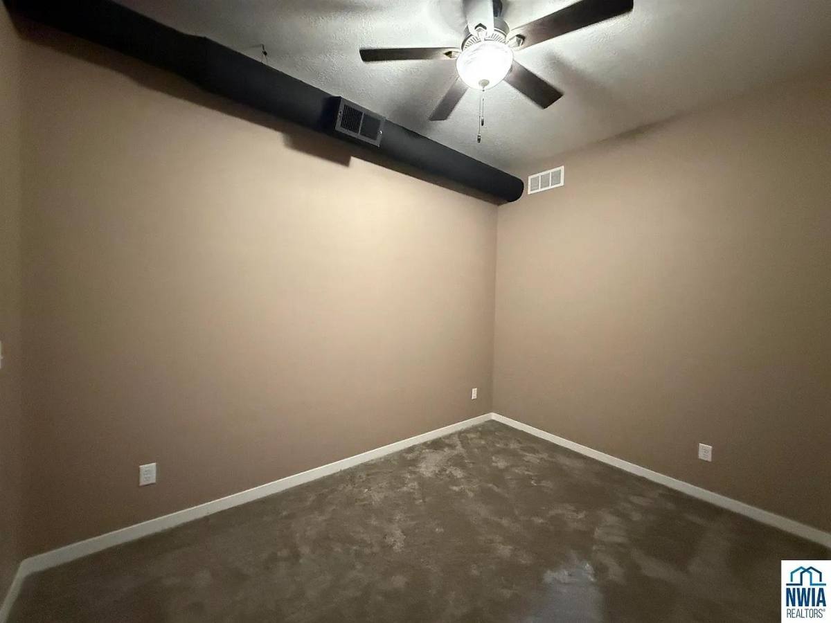 Apartment for rent at 321 9th St, Sheldon, IA 51201