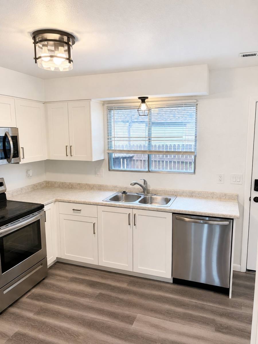 Townhouse for rent at 88 W 50 S #V-1, Centerville, UT 84014