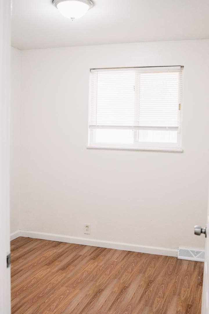 House for rent at 10229 Edgefield Dr, Saint Louis, MO 63136