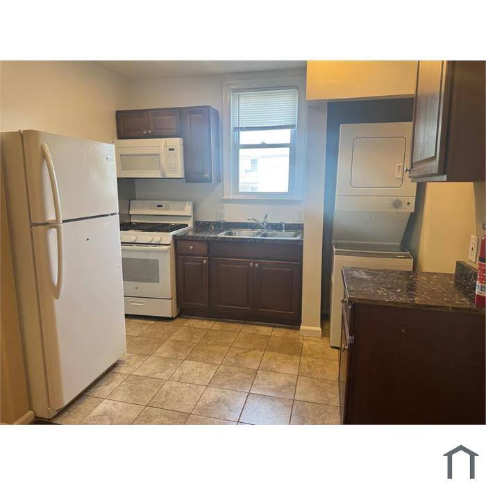Apartment for rent at 2801 R St SE 2, Washington, DC 20020