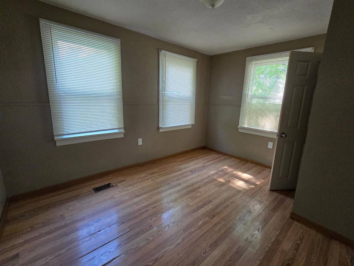 House for rent at 7008 Paisley Dr Ave, Saint Louis, MO 63136