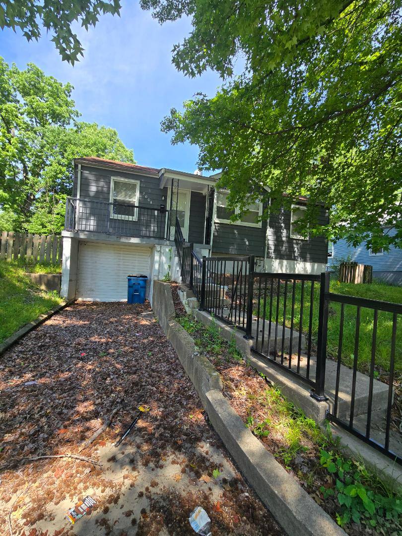 House for rent at 7008 Paisley Dr Ave, Saint Louis, MO 63136