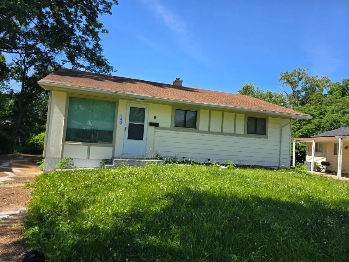 House for rent at 240 McAlpine Dr, Saint Louis, MO 63137