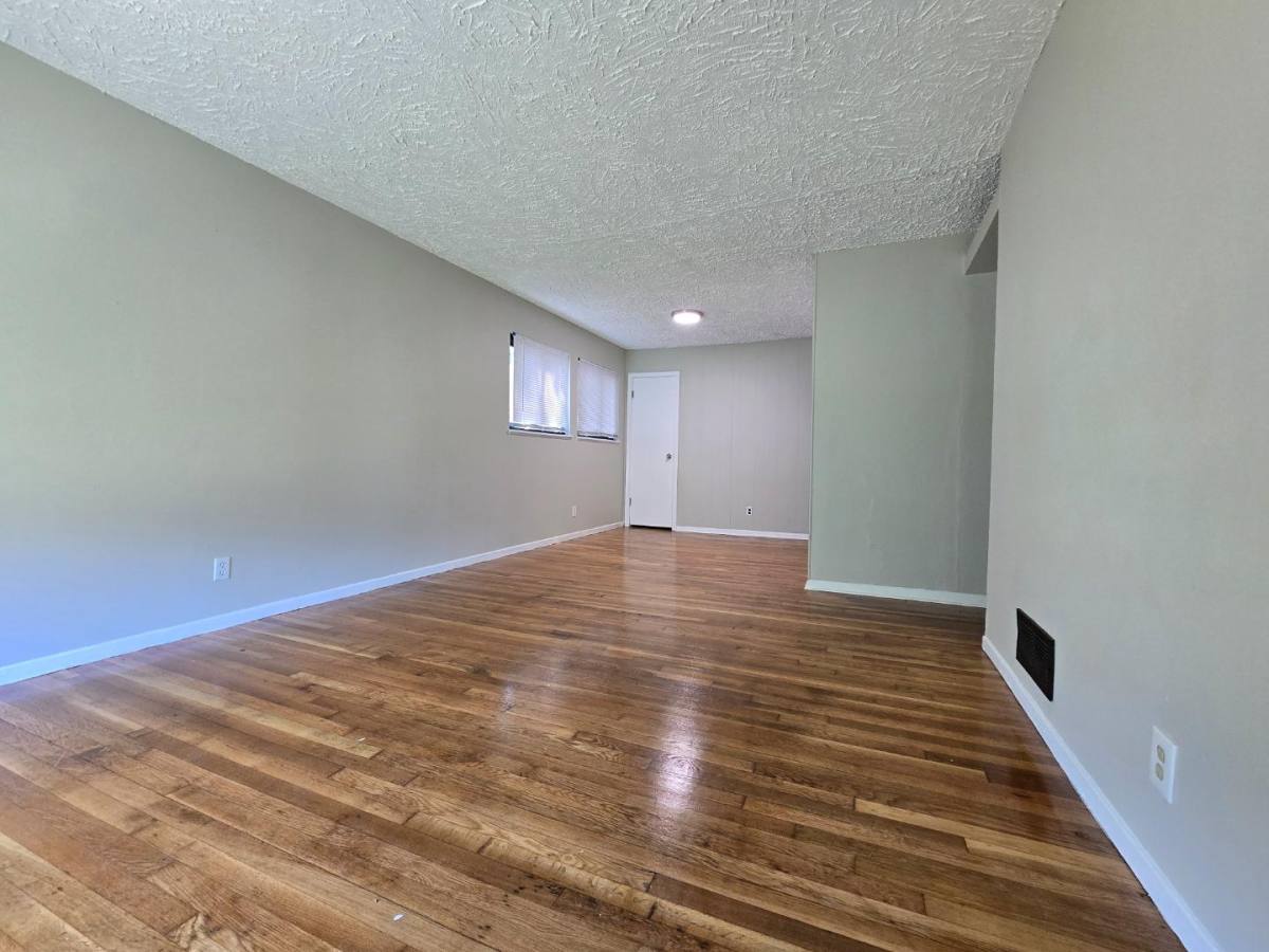 House for rent at 240 McAlpine Dr, Saint Louis, MO 63137