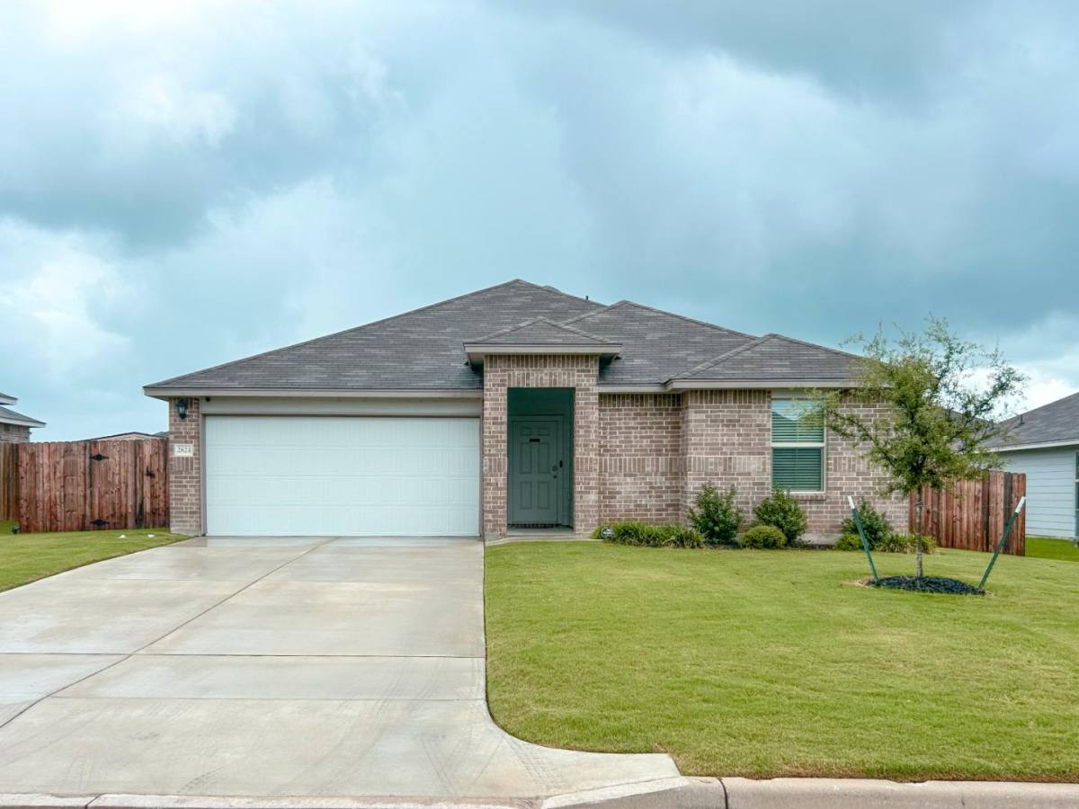 House for rent at 2824 Gilchrist Dr #2824 Gilchrist-Rodri, Lorena, TX 76655
