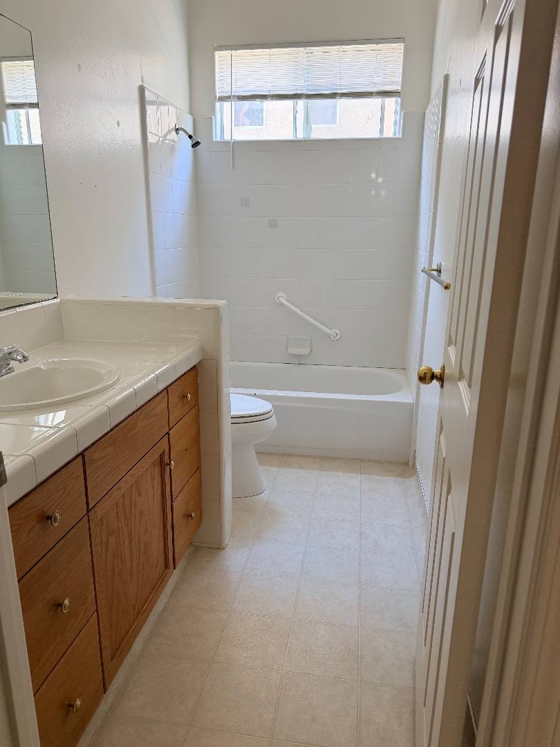House for rent at 6200 N Stockdale Dr, Fresno, CA 93722