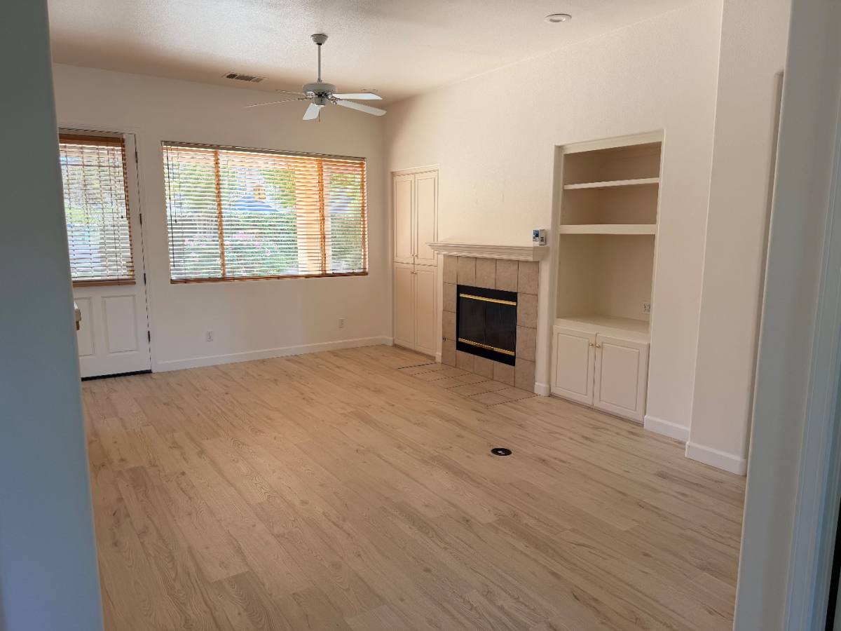 House for rent at 6200 N Stockdale Dr, Fresno, CA 93722