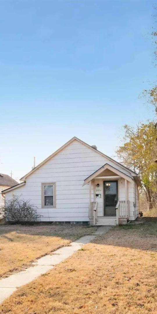 House for rent at 321 W Ave #B, Hutchinson, KS 67501