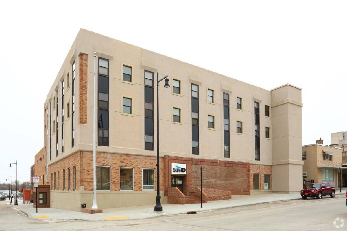 Apartment for rent at 105 1st Ave SE #402, Minot, ND 58701