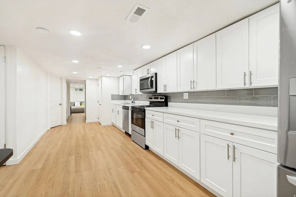 Apartment for rent at 8947 S 500 E, Sandy, UT 84070
