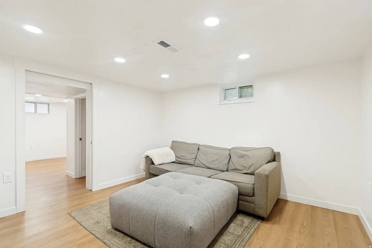 Apartment for rent at 8947 S 500 E, Sandy, UT 84070