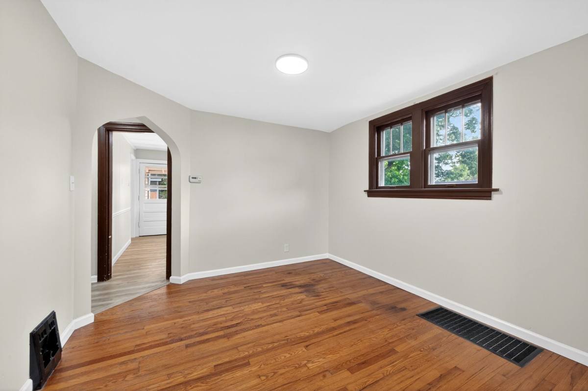 House for rent at 304 Bayless Ave, Saint Louis, MO 63125