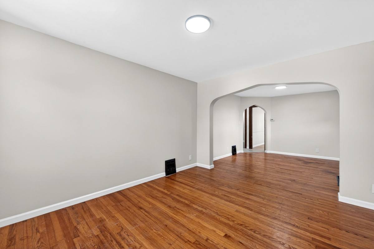 House for rent at 304 Bayless Ave, Saint Louis, MO 63125