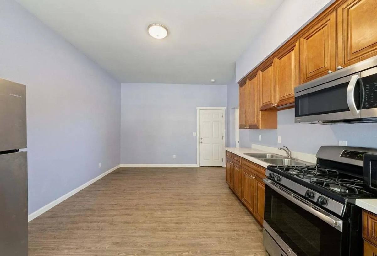 Apartment for rent at 600 S 9th St #6, San Jose, CA 95112