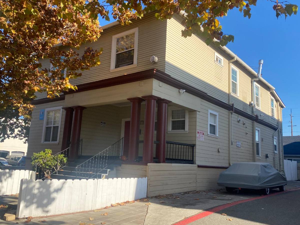 Apartment for rent at 600 S 9th St #6, San Jose, CA 95112