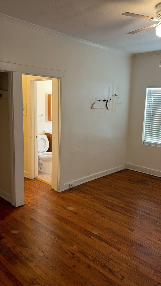 Apartment for rent at 4537 Fountain Ave #206, Los Angeles, CA 90029