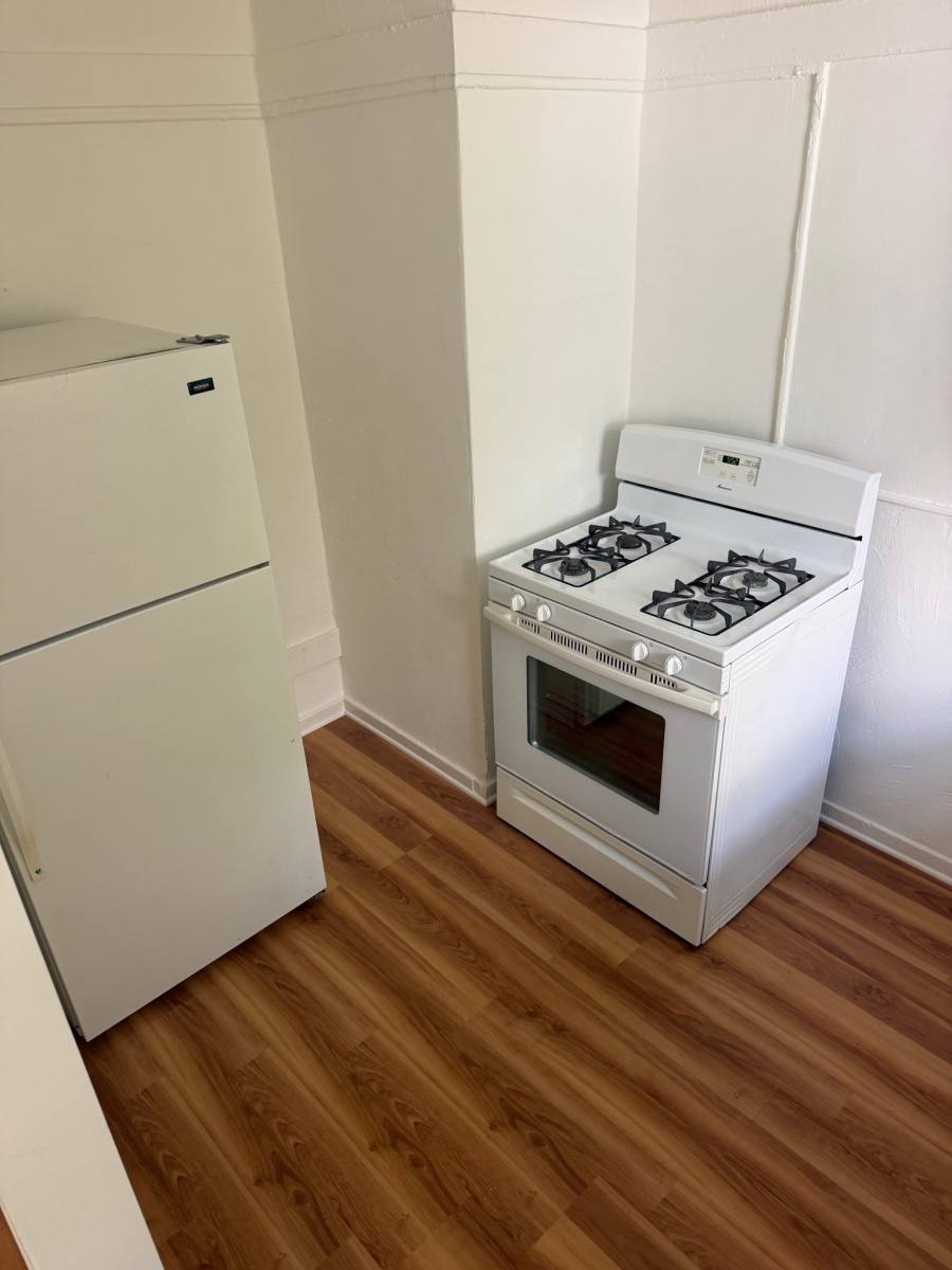 Apartment for rent at 4537 Fountain Ave #206, Los Angeles, CA 90029