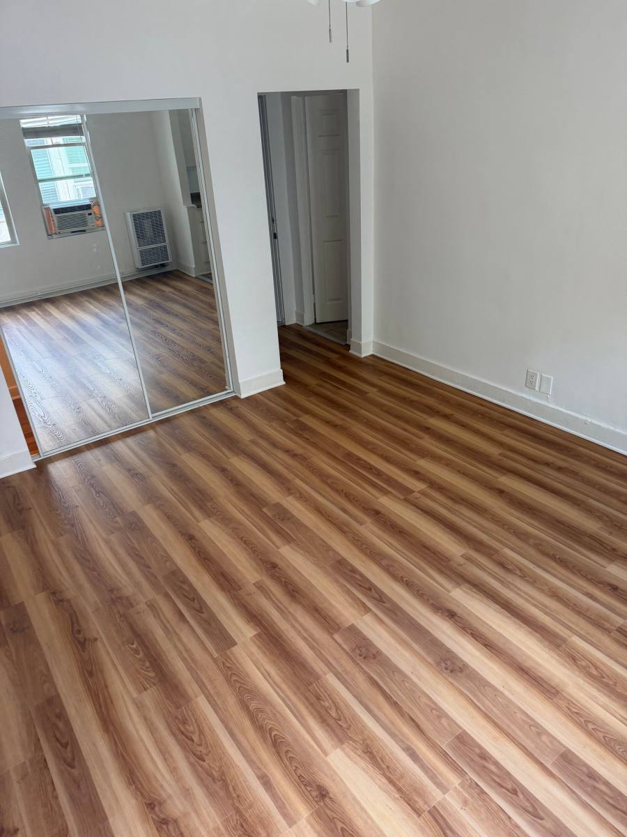 Apartment for rent at 4537 Fountain Ave #206, Los Angeles, CA 90029
