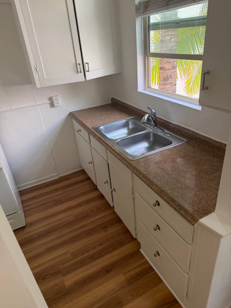 Apartment for rent at 4537 Fountain Ave #206, Los Angeles, CA 90029