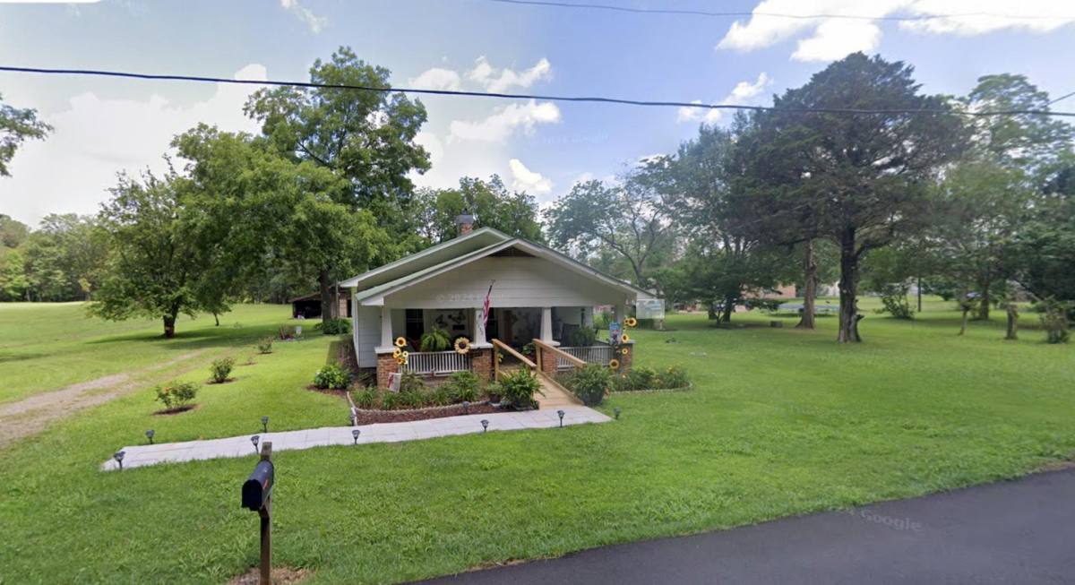House for rent at 1132 3rd Ave NW, Fayette, AL 35555