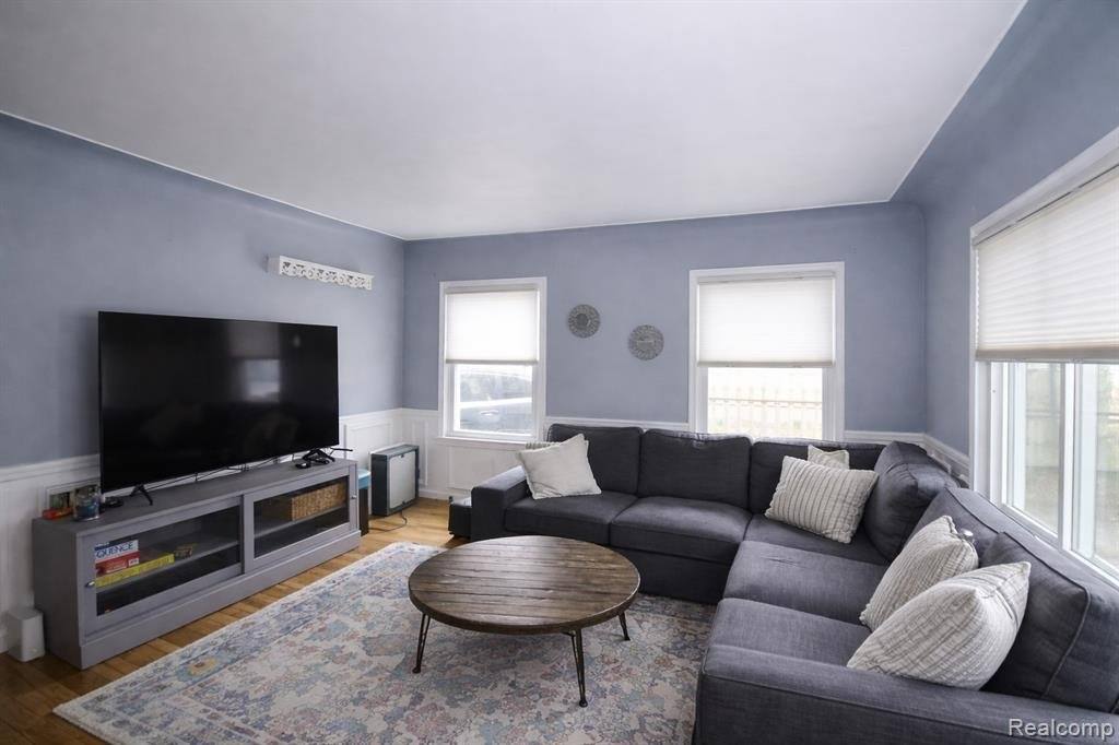 House for rent at 125 E 13 Mile Rd, Royal Oak, MI 48073