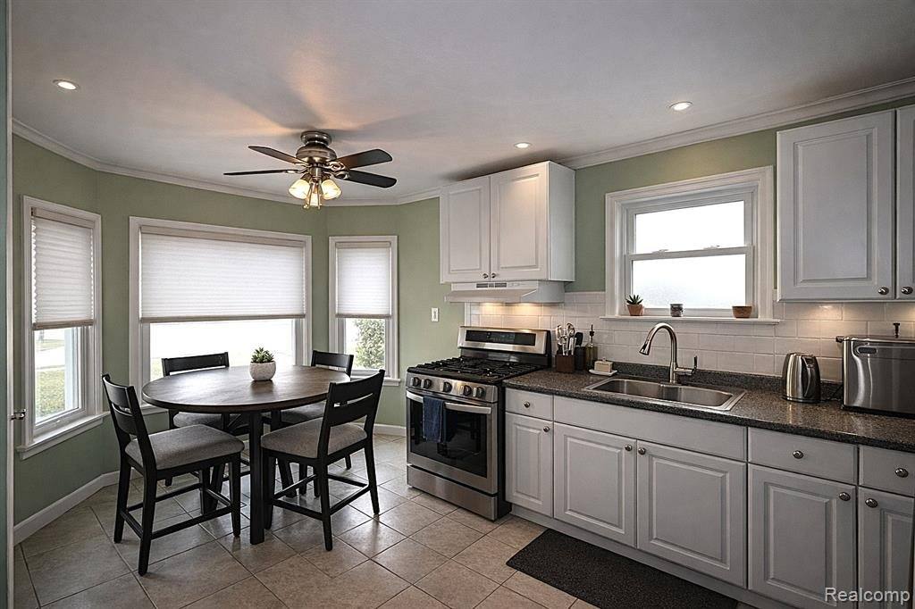 House for rent at 125 E 13 Mile Rd, Royal Oak, MI 48073