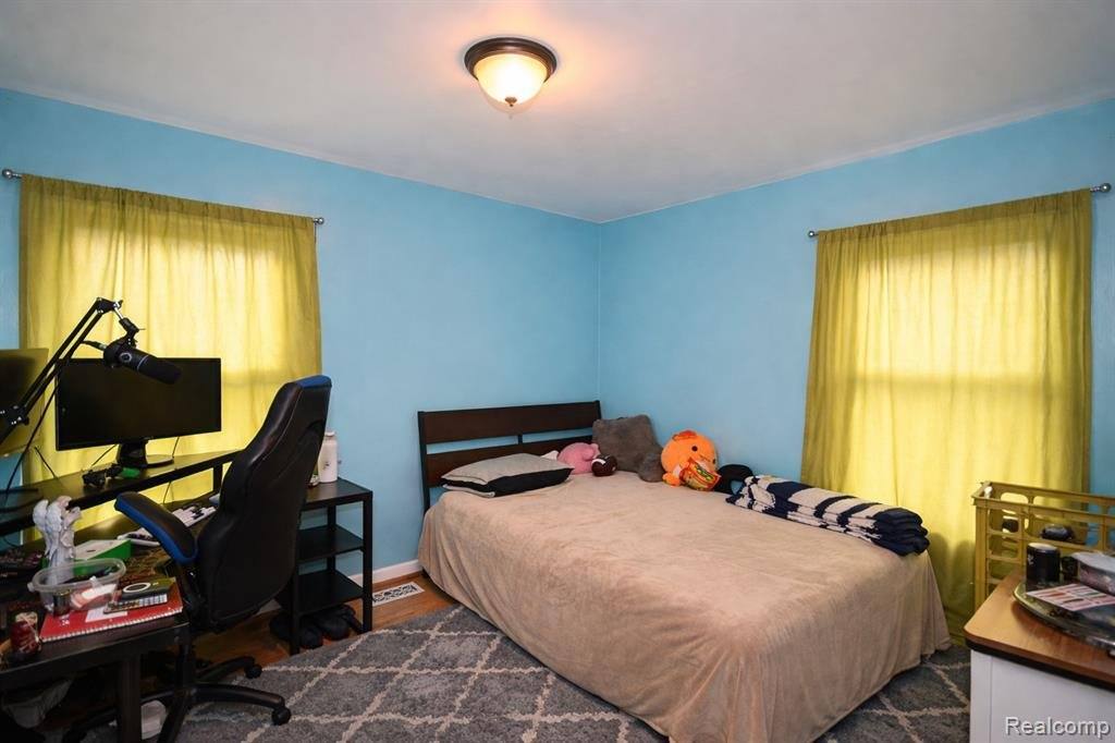 House for rent at 125 E 13 Mile Rd, Royal Oak, MI 48073