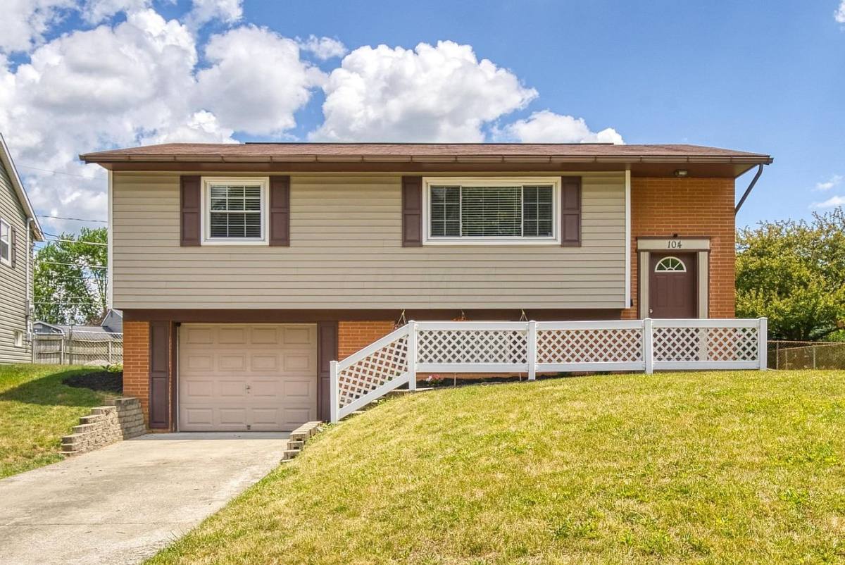 House for rent at 104 Annette Ave, Newark, OH 43055